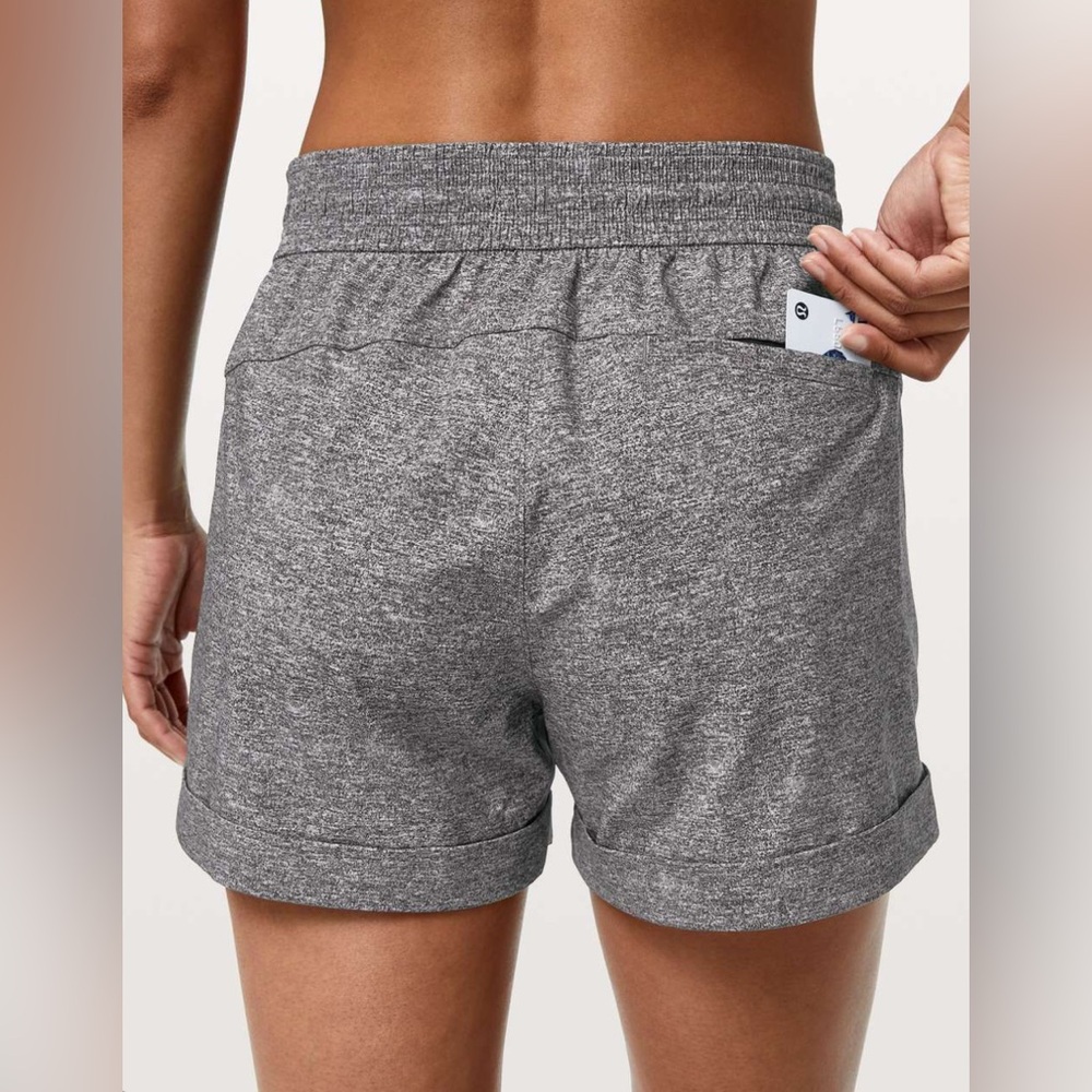 Lululemon Spring Break Away Mid-Rise Short 3” 4 Way Stretch - Picture 4 of 7